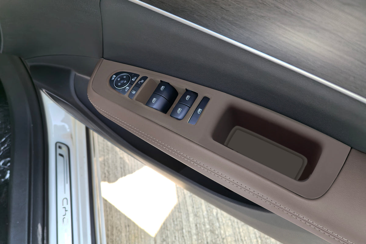 BYD M6 Armrest Window Rises Pad
